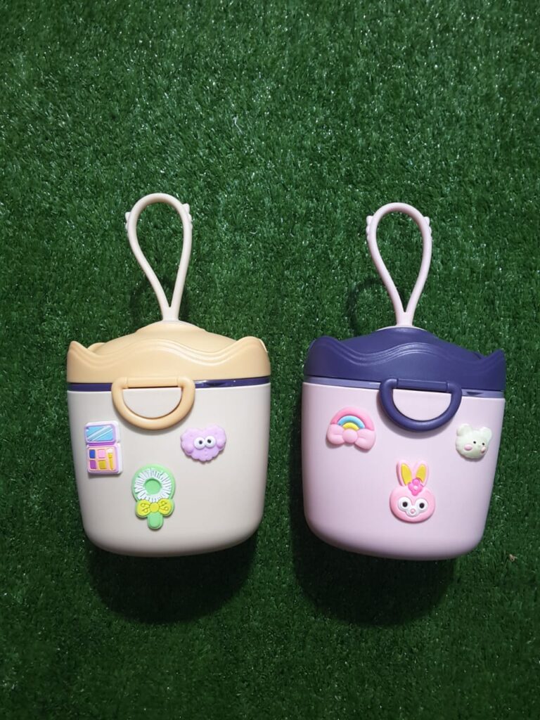 Cute Portable Baby Storage Box – Clip-On Travel Case for Pacifiers, Snacks & Essentials